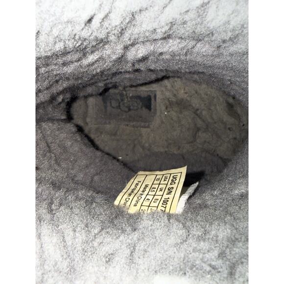 UGG “Kestrel” (10/41) Black Suede w/ Gray Shearling Boots Booties Winter Warmth - Picture 8 of 8